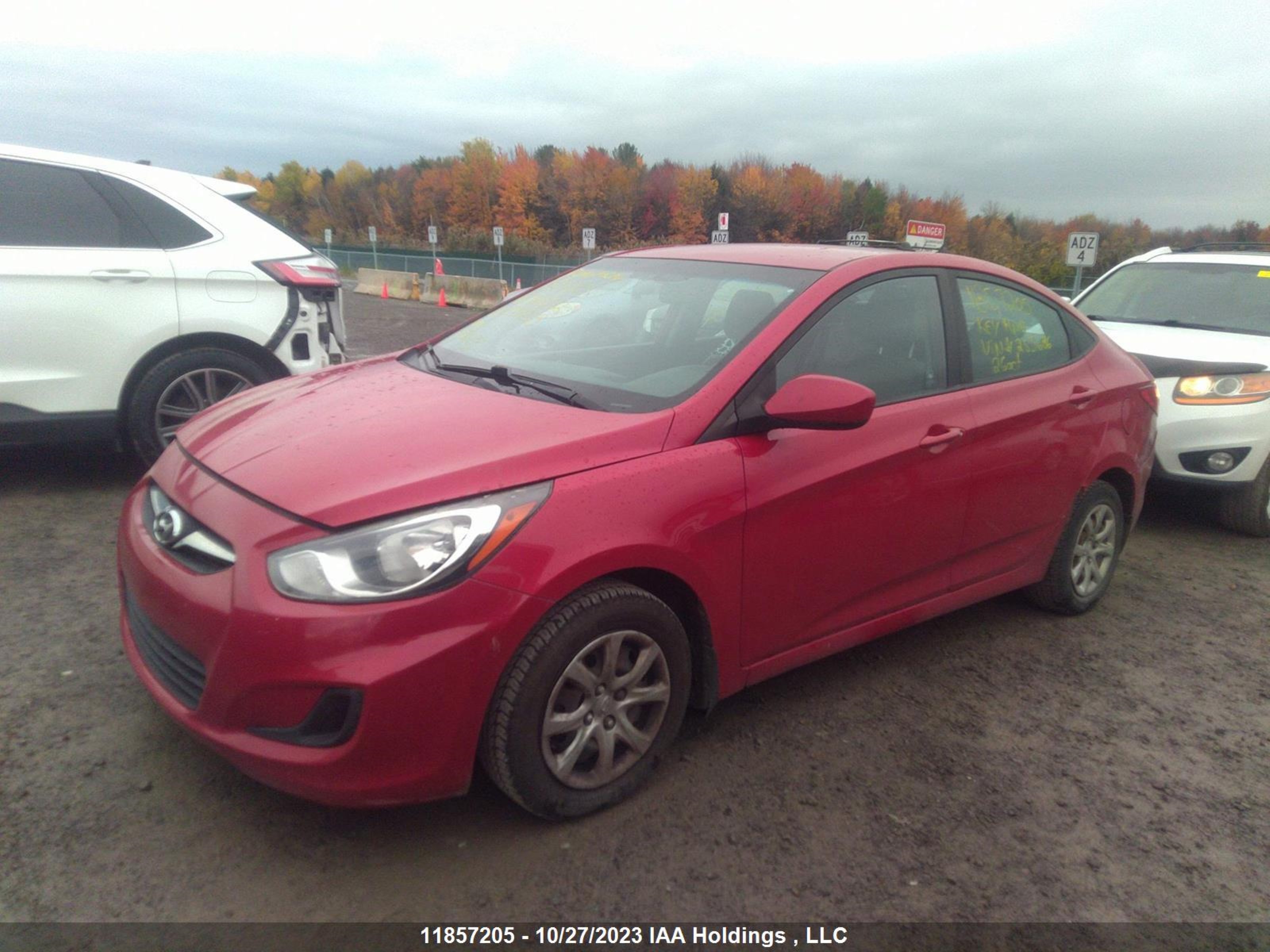 Photo 1 VIN: KMHCT4AE8CU255686 - HYUNDAI ACCENT 