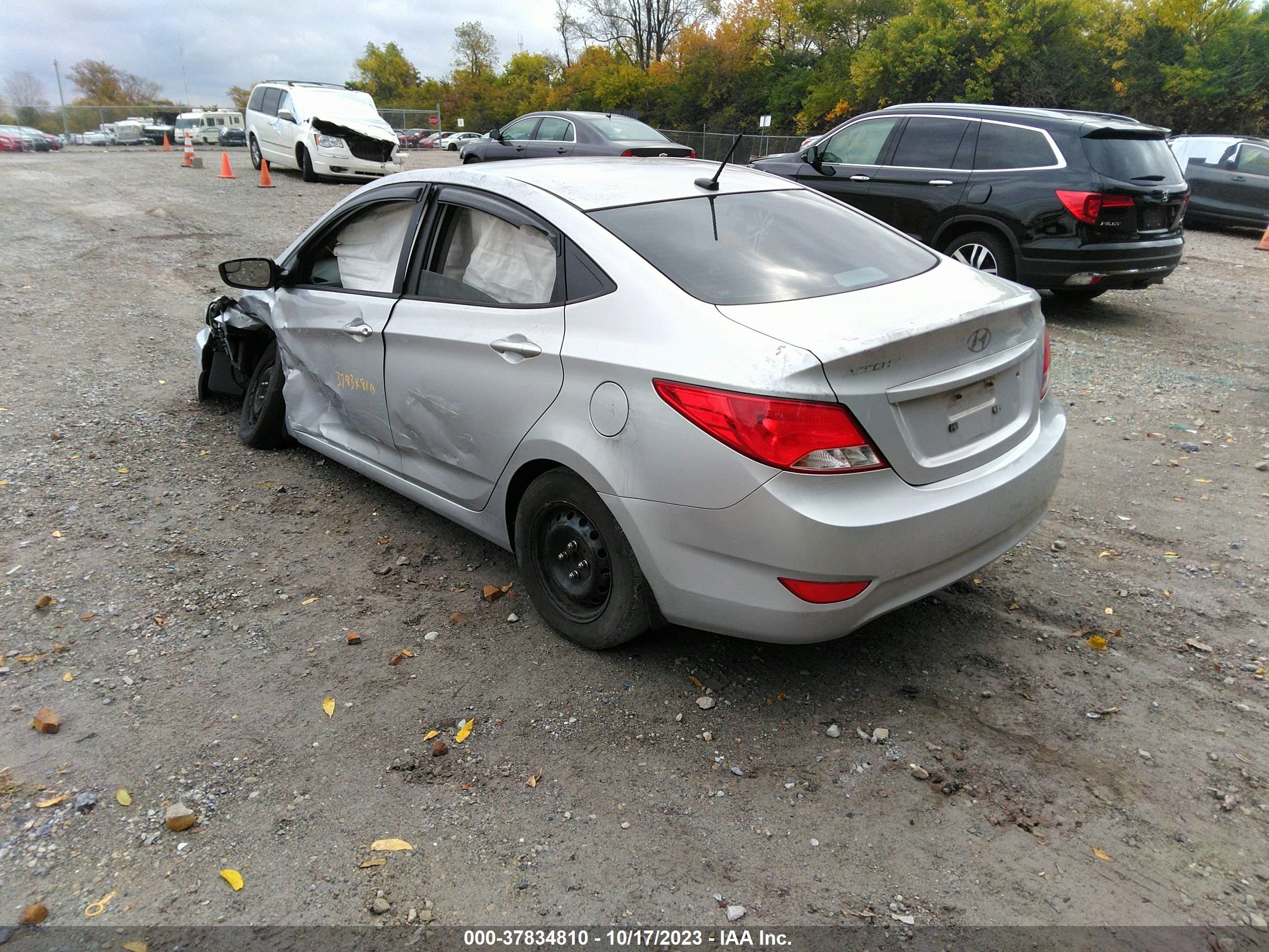 Photo 2 VIN: KMHCT4AE8FU809233 - HYUNDAI ACCENT 