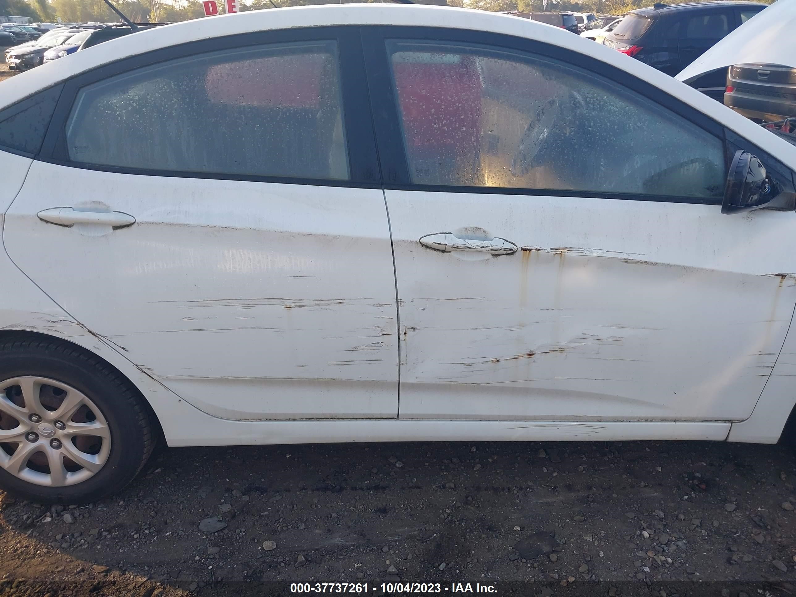 Photo 5 VIN: KMHCT4AE9CU177581 - HYUNDAI ACCENT 