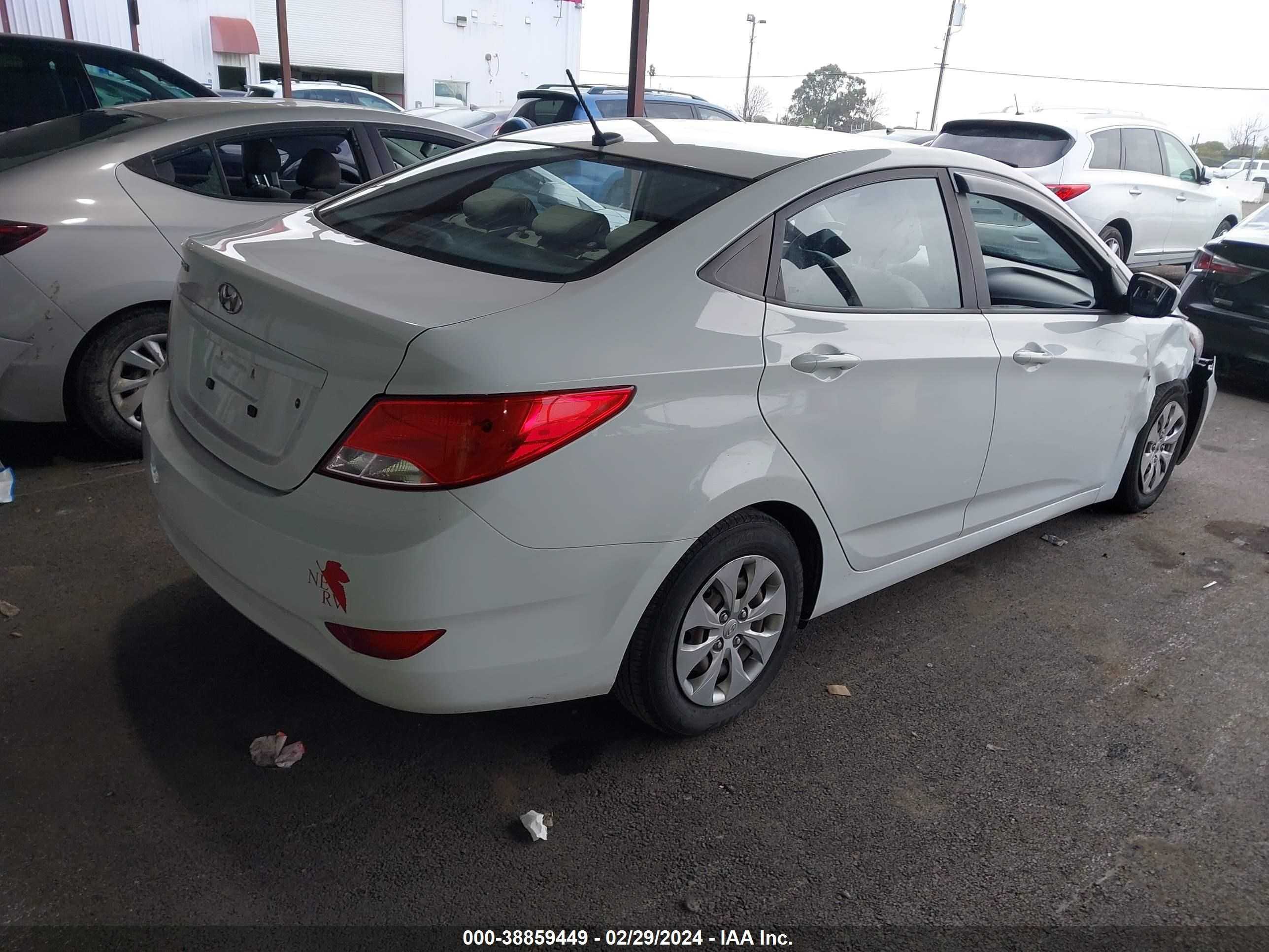 Photo 3 VIN: KMHCT4AE9GU031641 - HYUNDAI ACCENT 