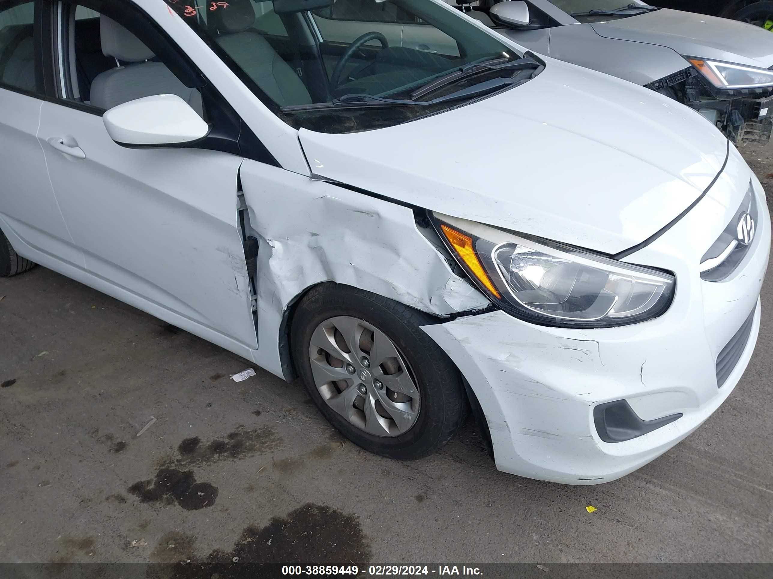 Photo 5 VIN: KMHCT4AE9GU031641 - HYUNDAI ACCENT 