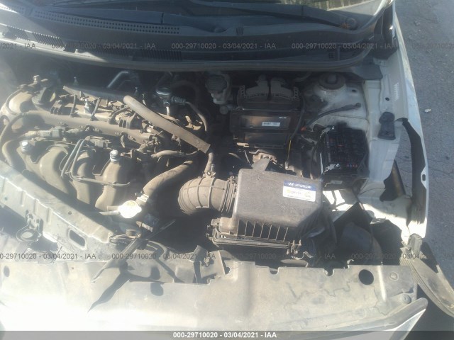 Photo 9 VIN: KMHCT4AE9GU997987 - HYUNDAI ACCENT 