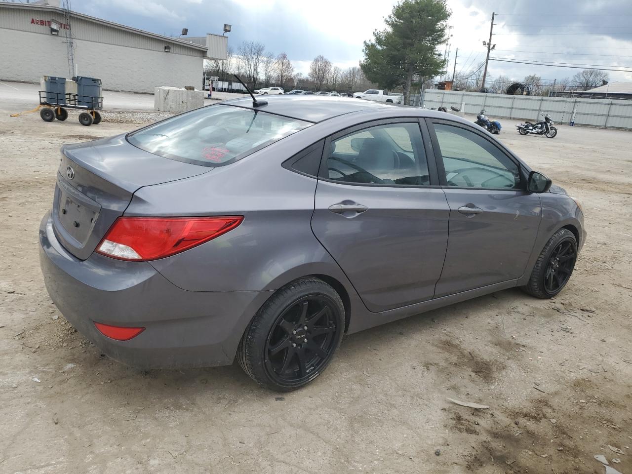 Photo 2 VIN: KMHCT4AE9HU183310 - HYUNDAI ACCENT 