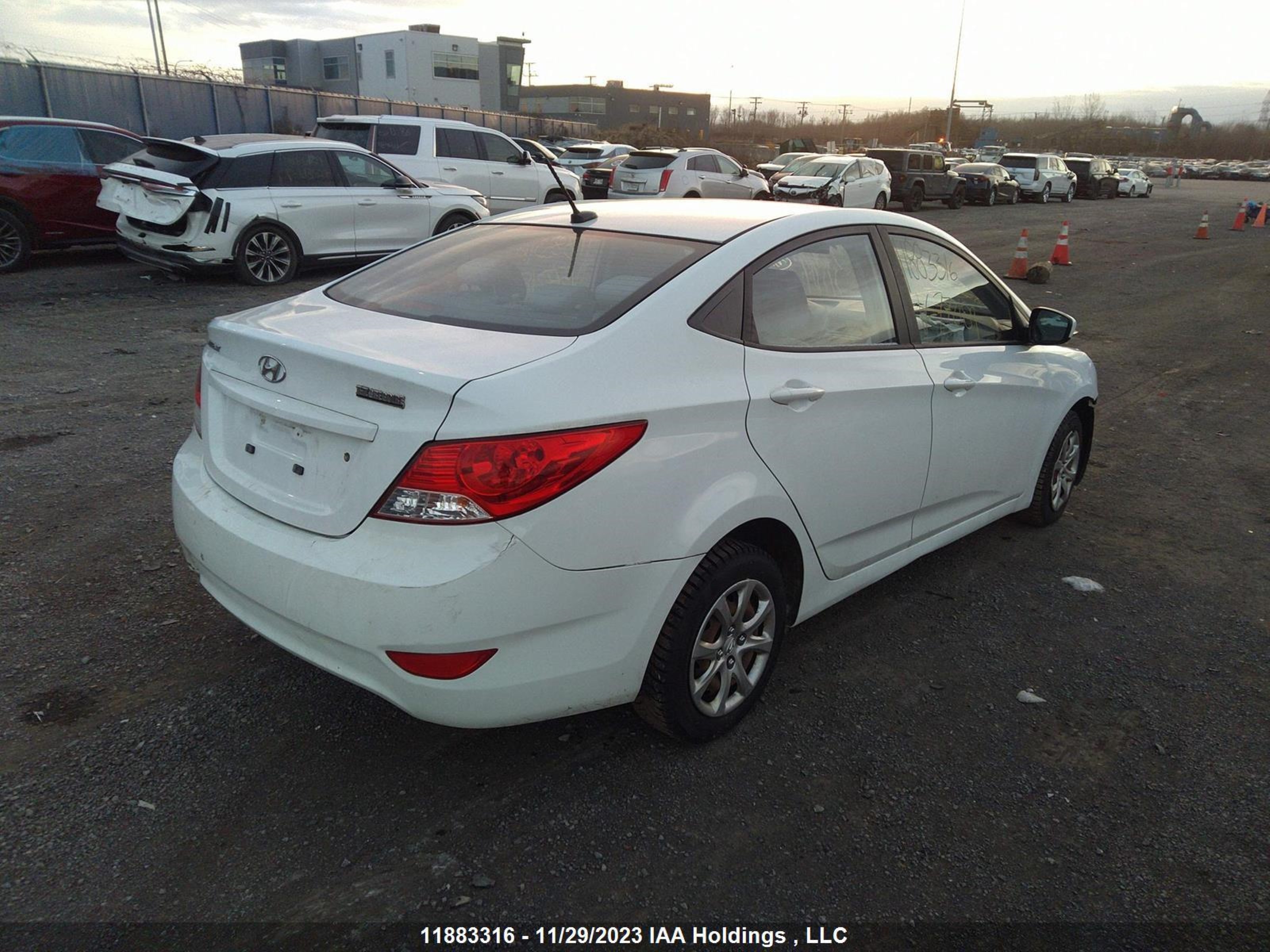 Photo 3 VIN: KMHCT4AEOEU772189 - HYUNDAI ACCENT 