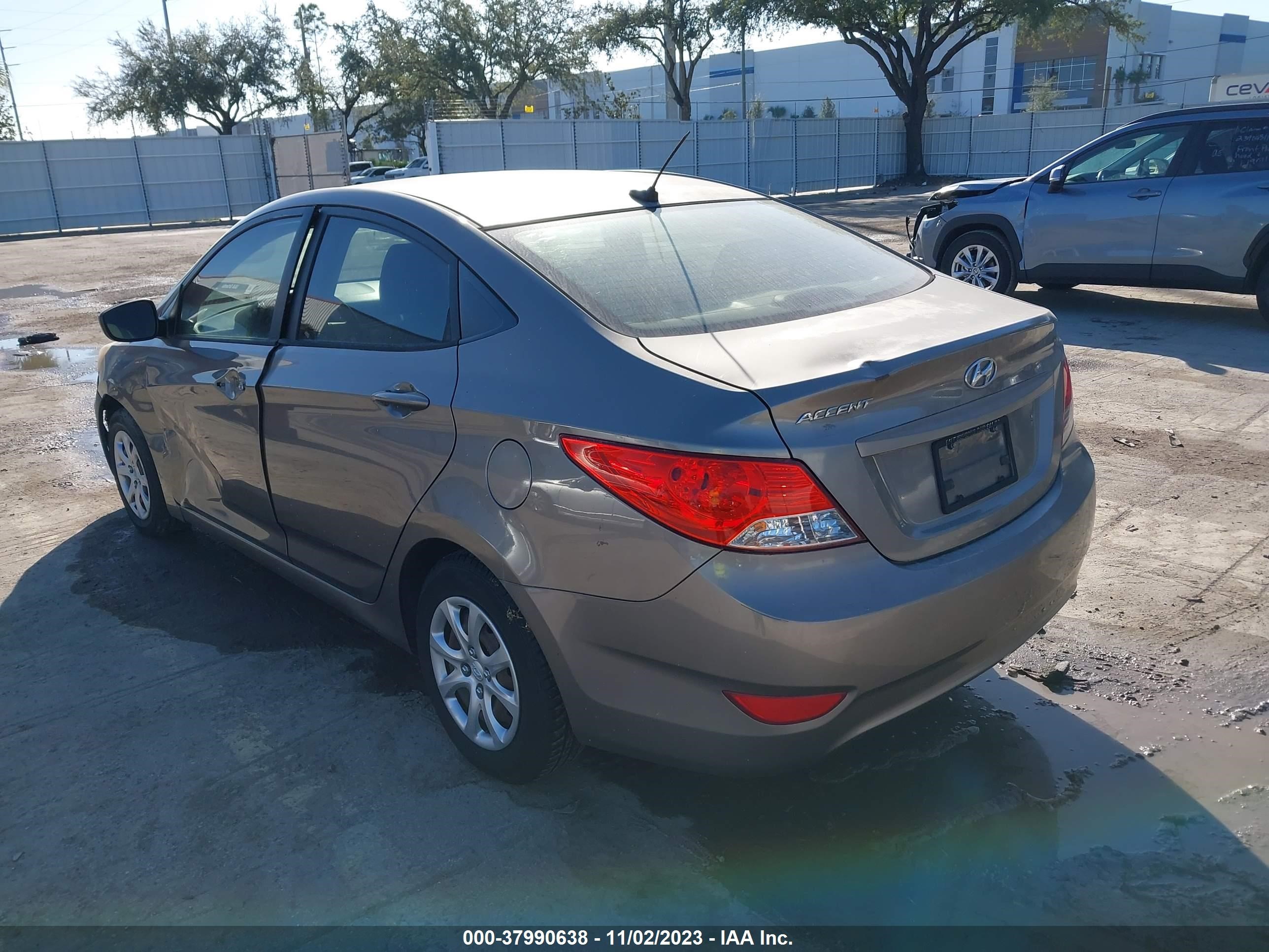 Photo 2 VIN: KMHCT4AEXDU478765 - HYUNDAI ACCENT 