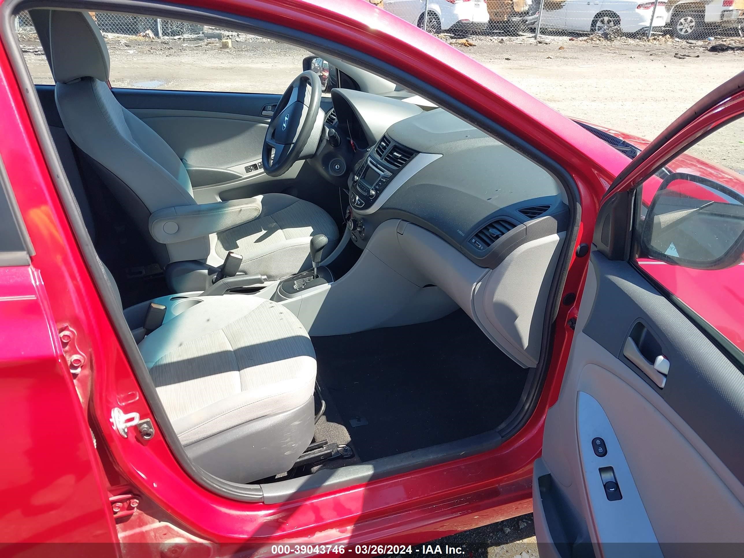 Photo 4 VIN: KMHCT4AEXFU802008 - HYUNDAI ACCENT 