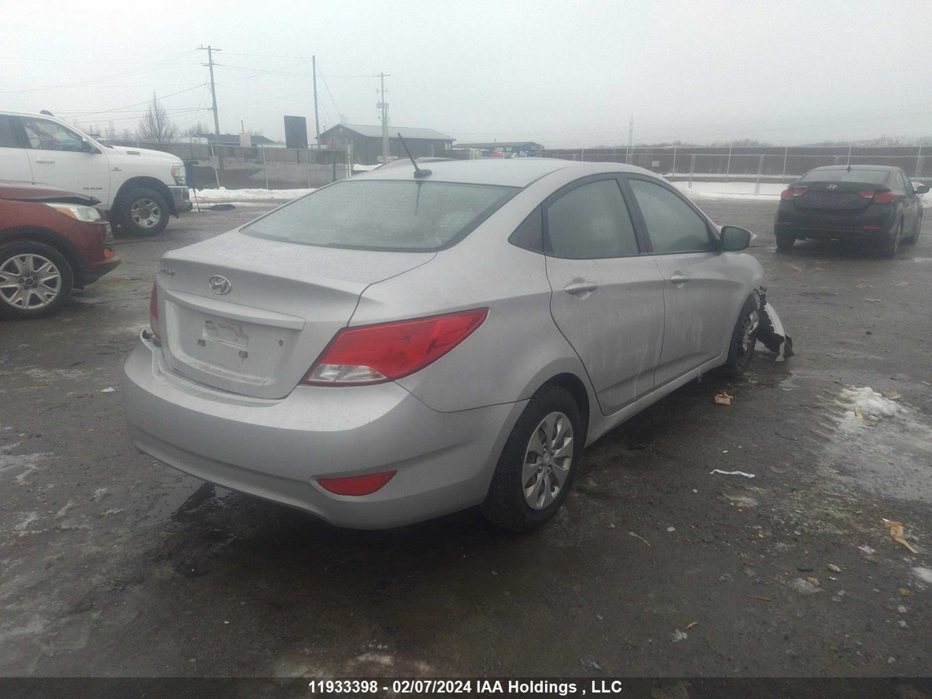 Photo 3 VIN: KMHCT4AEXGU983824 - HYUNDAI ACCENT 