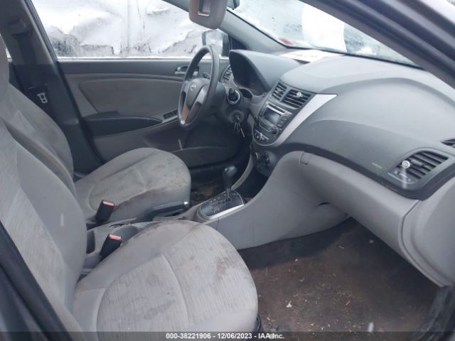 Photo 4 VIN: KMHCT4AEXHU174633 - HYUNDAI ACCENT 