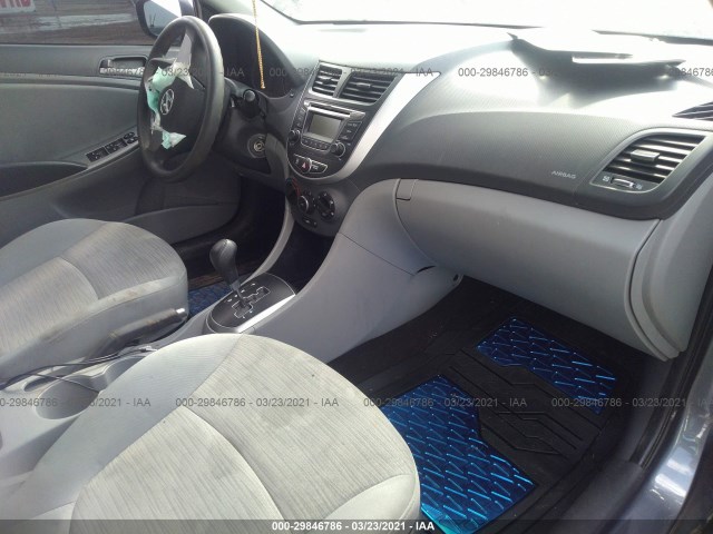 Photo 4 VIN: KMHCT4AEXHU205895 - HYUNDAI ACCENT 