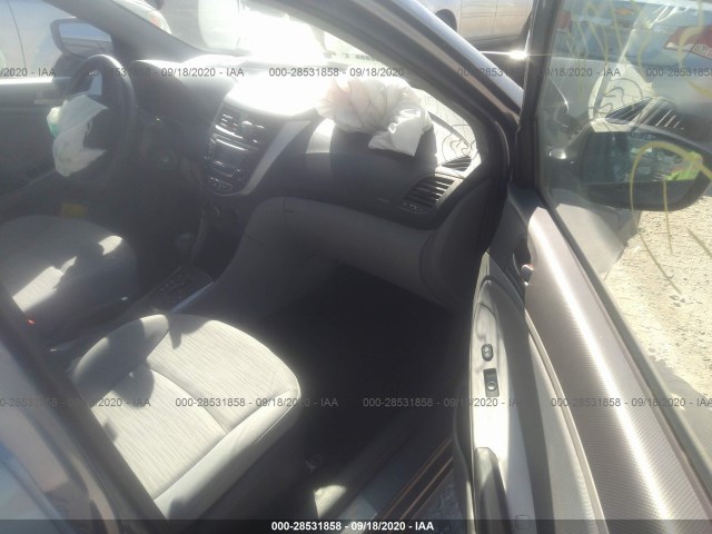 Photo 4 VIN: KMHCT4AEXHU286784 - HYUNDAI ACCENT 