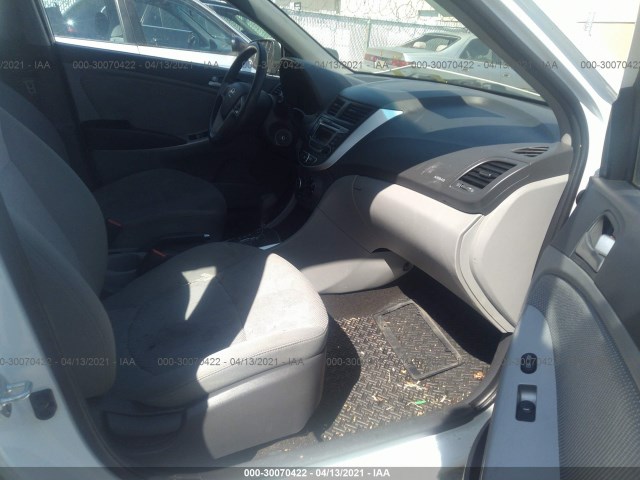 Photo 4 VIN: KMHCT5AE0EU188316 - HYUNDAI ACCENT 