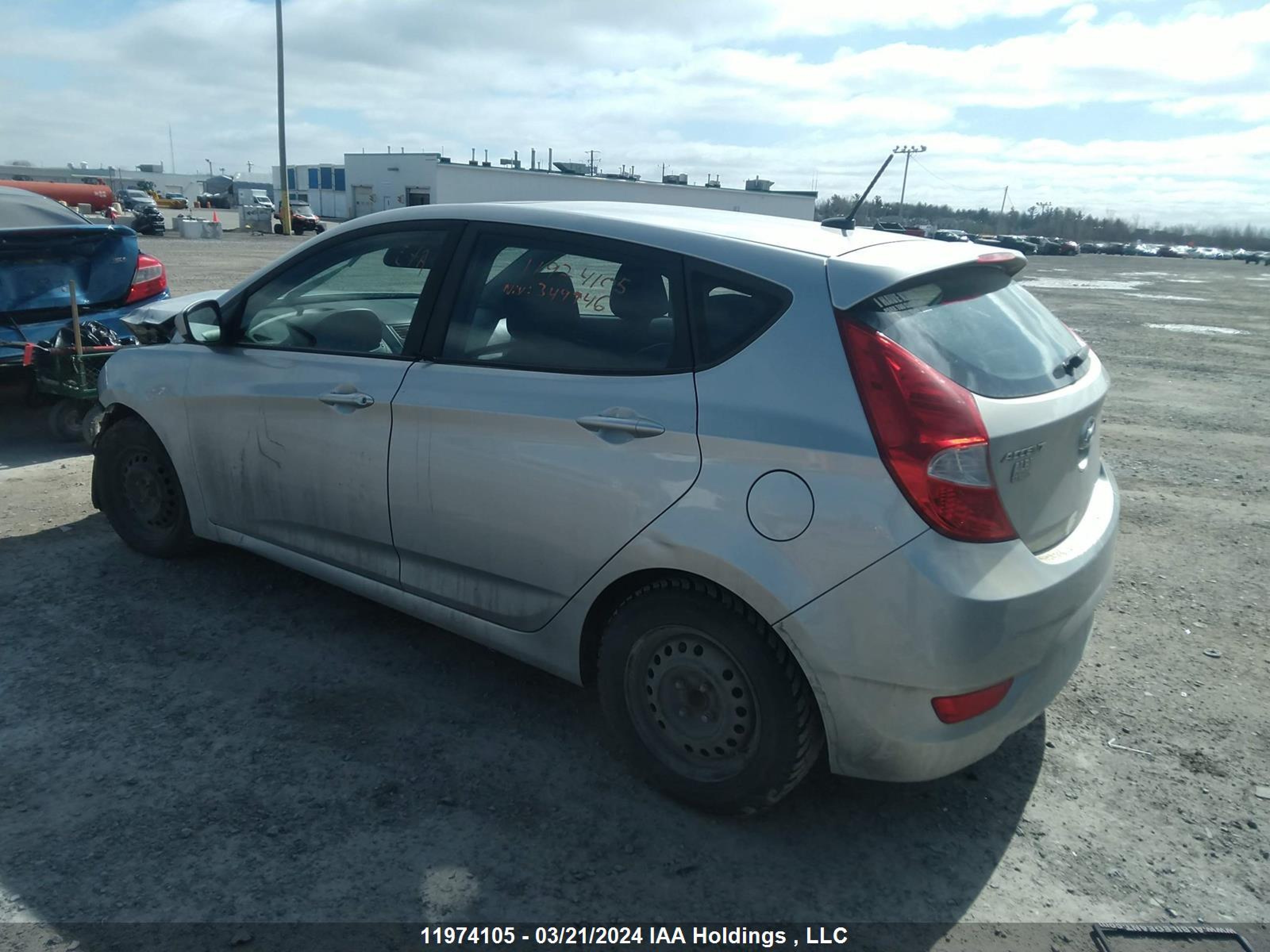 Photo 2 VIN: KMHCT5AE0HU349946 - HYUNDAI ACCENT 