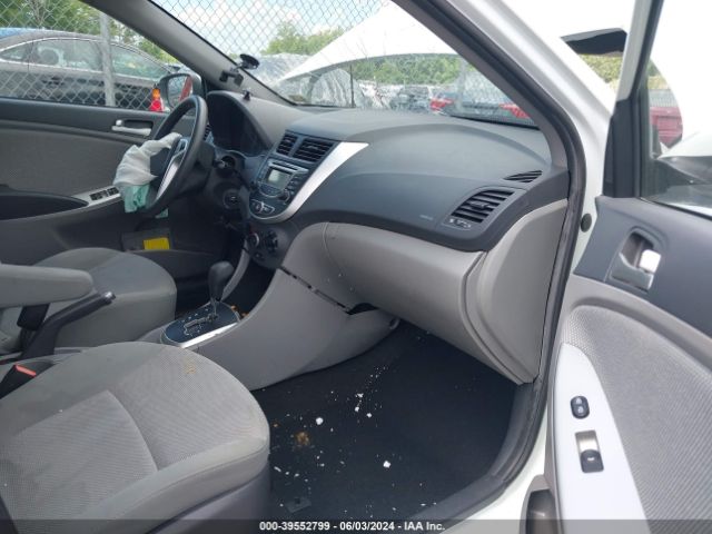 Photo 4 VIN: KMHCT5AE1DU114109 - HYUNDAI ACCENT 