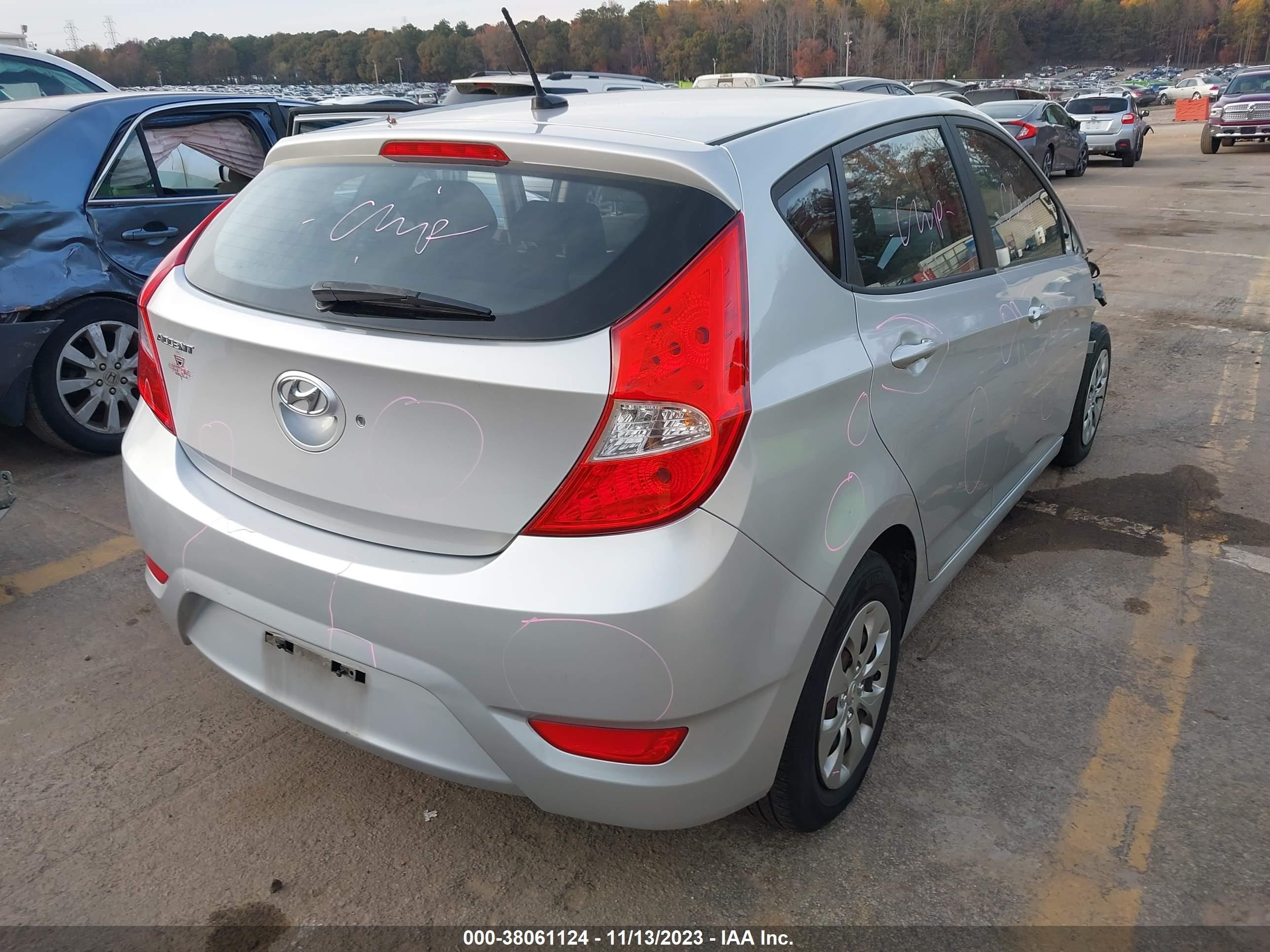 Photo 3 VIN: KMHCT5AE1FU226962 - HYUNDAI ACCENT 