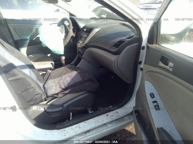 Photo 4 VIN: KMHCT5AE1GU256254 - HYUNDAI ACCENT 