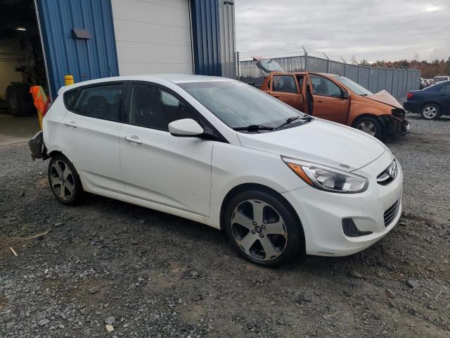 Photo 3 VIN: KMHCT5AE2GU256943 - HYUNDAI ACCENT SE 