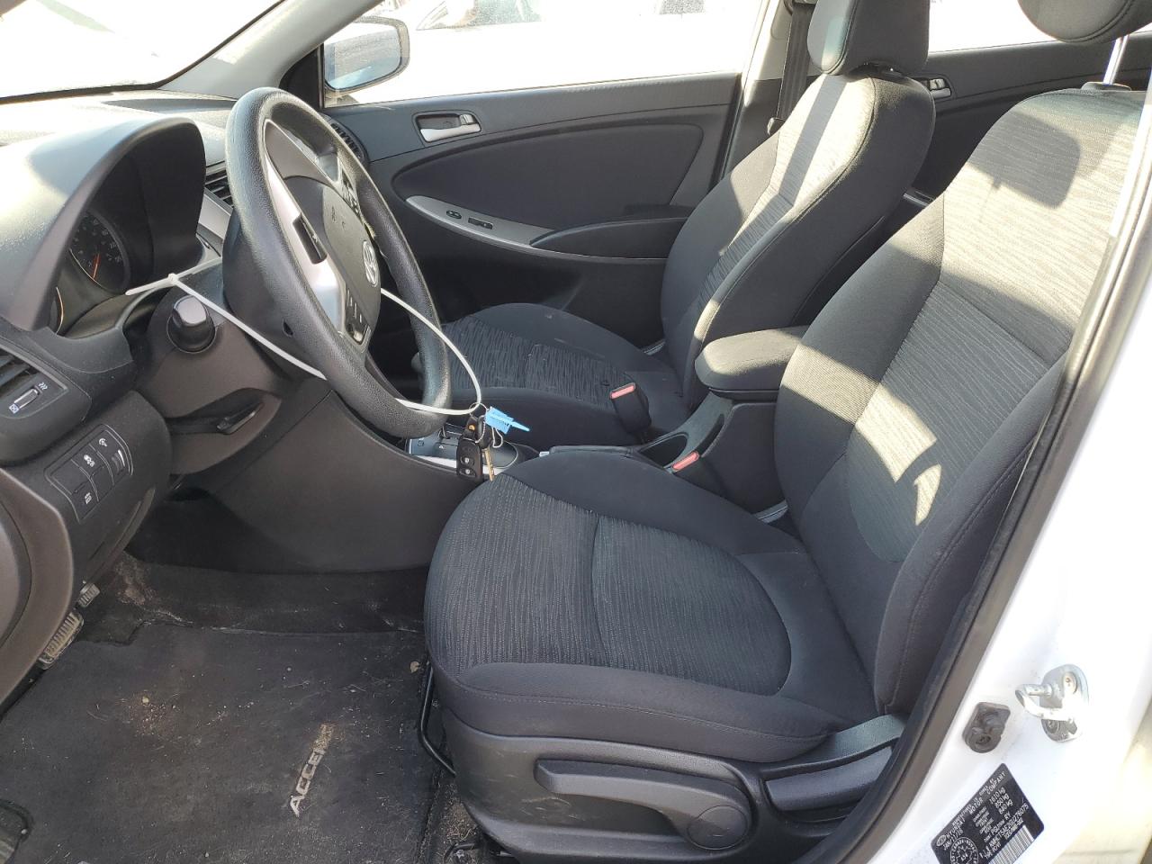 Photo 6 VIN: KMHCT5AE2GU276075 - HYUNDAI ACCENT 