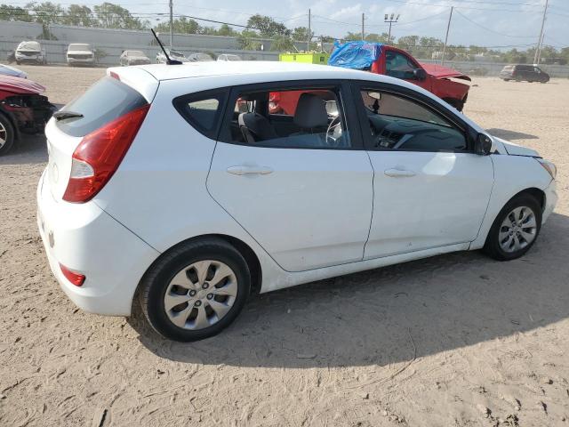 Photo 2 VIN: KMHCT5AE2HU313045 - HYUNDAI ACCENT SE 