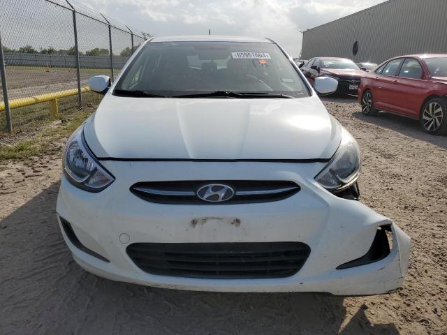 Photo 4 VIN: KMHCT5AE2HU313045 - HYUNDAI ACCENT SE 