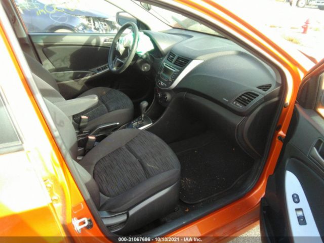 Photo 4 VIN: KMHCT5AE2HU325177 - HYUNDAI ACCENT 