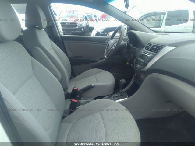 Photo 4 VIN: KMHCT5AE2HU349690 - HYUNDAI ACCENT 