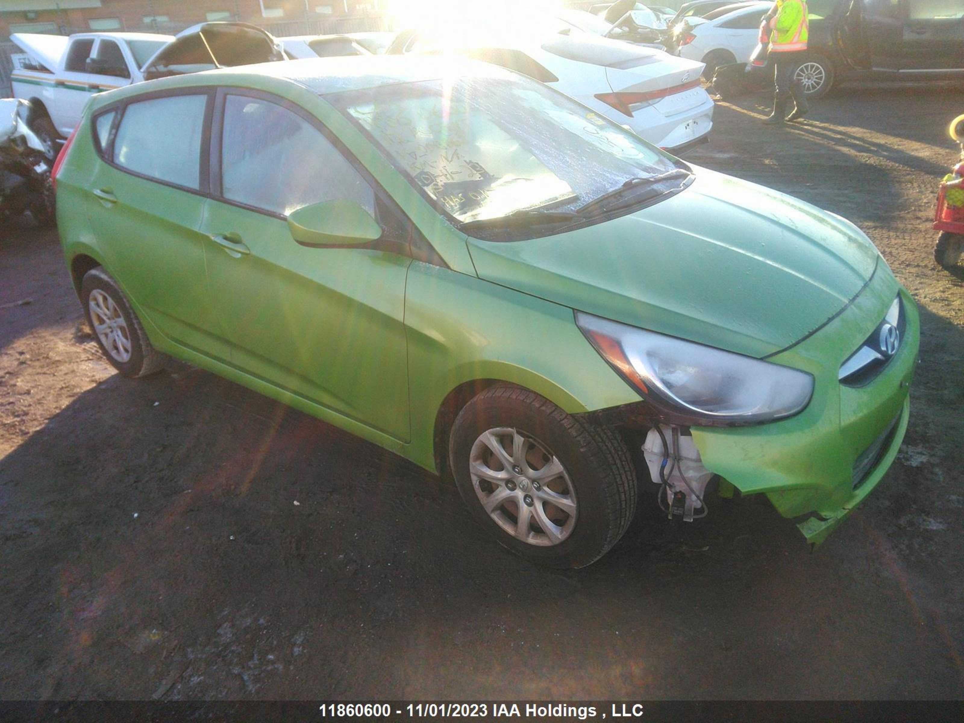 Photo 0 VIN: KMHCT5AE3CU000868 - HYUNDAI ACCENT 