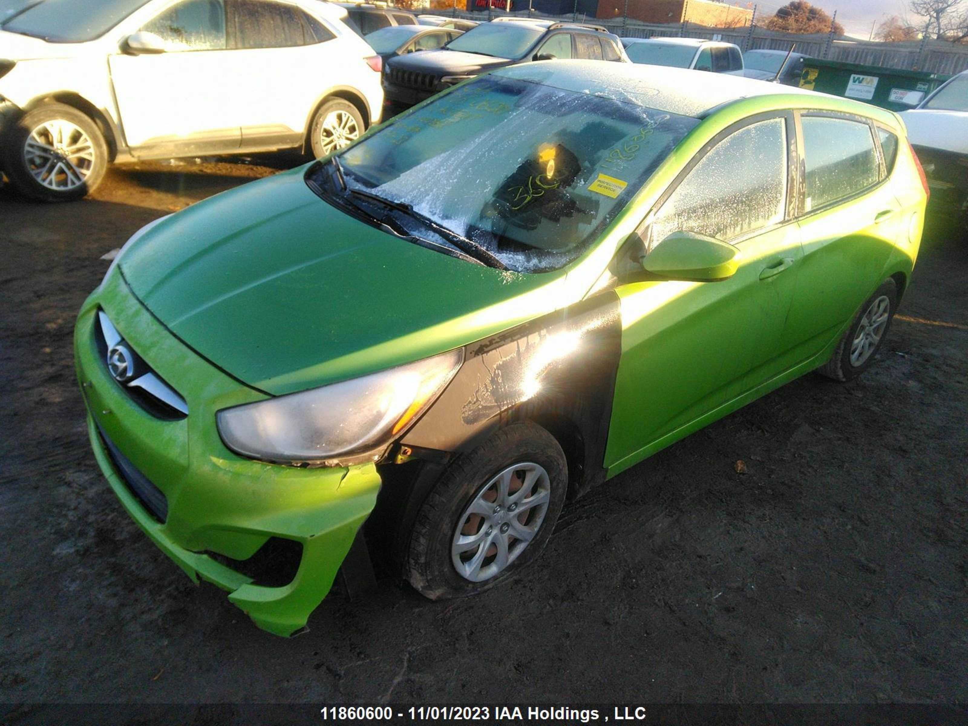 Photo 1 VIN: KMHCT5AE3CU000868 - HYUNDAI ACCENT 