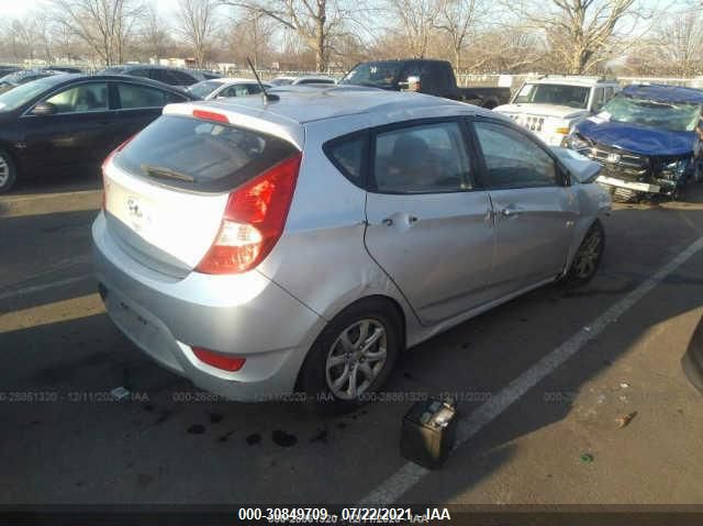 Photo 3 VIN: KMHCT5AE3CU015306 - HYUNDAI ACCENT 