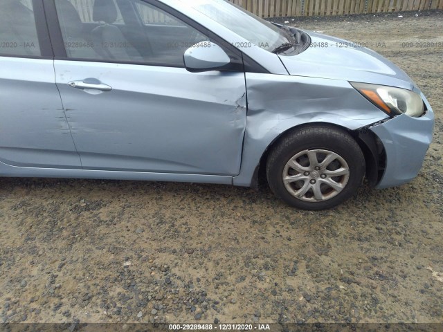 Photo 5 VIN: KMHCT5AE3CU041887 - HYUNDAI ACCENT 