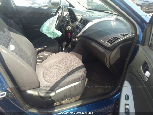 Photo 4 VIN: KMHCT5AE3GU255350 - HYUNDAI ACCENT 