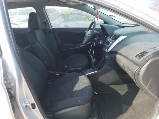 Photo 4 VIN: KMHCT5AE3HU310963 - HYUNDAI ACCENT SE 