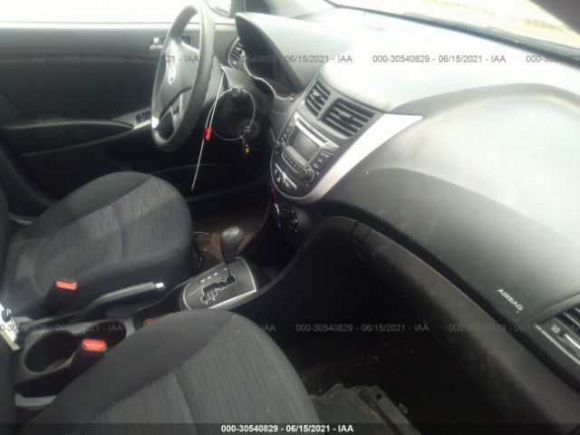 Photo 4 VIN: KMHCT5AE3HU345177 - HYUNDAI ACCENT 