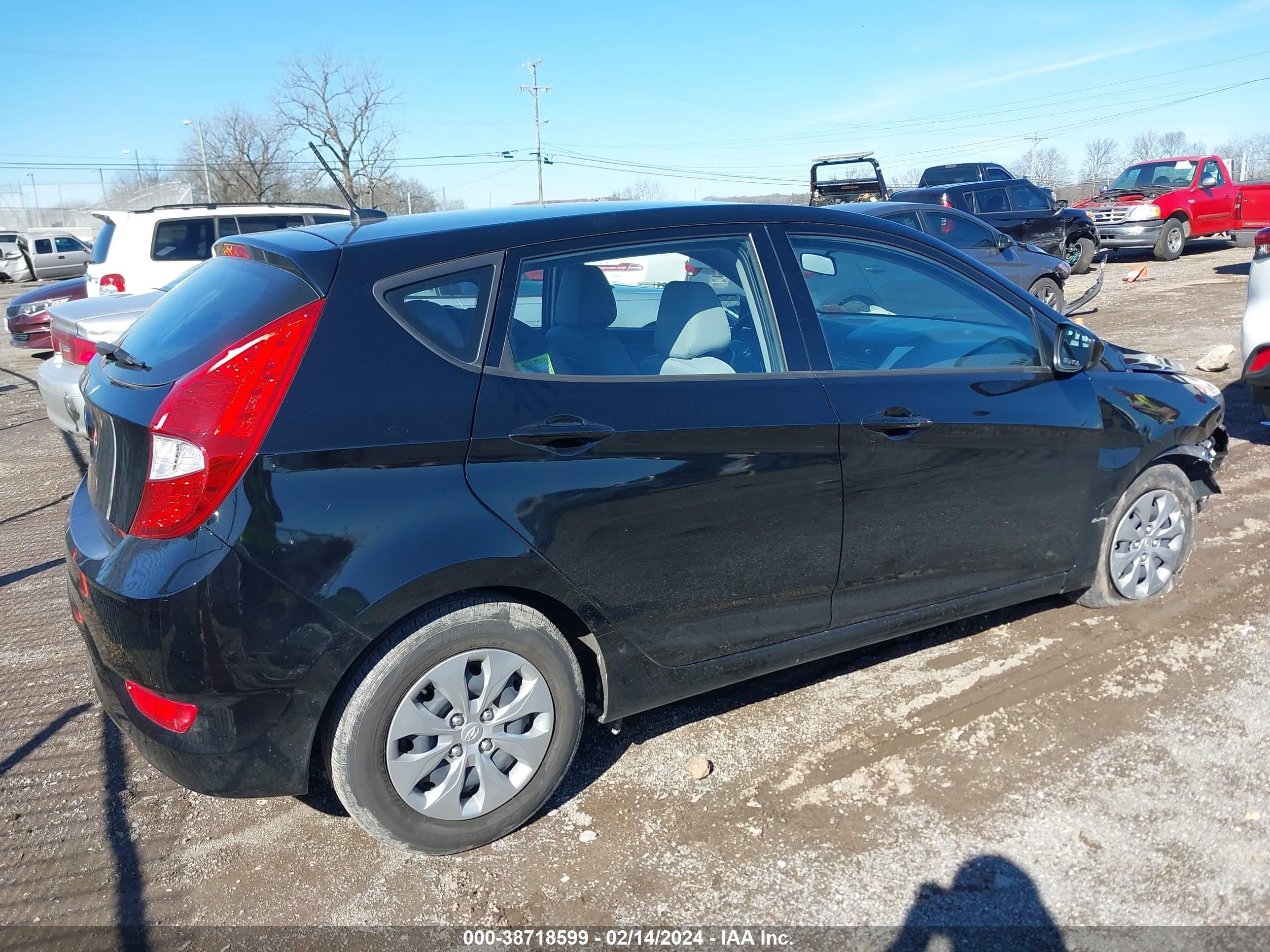 Photo 3 VIN: KMHCT5AE3HU355319 - HYUNDAI ACCENT 