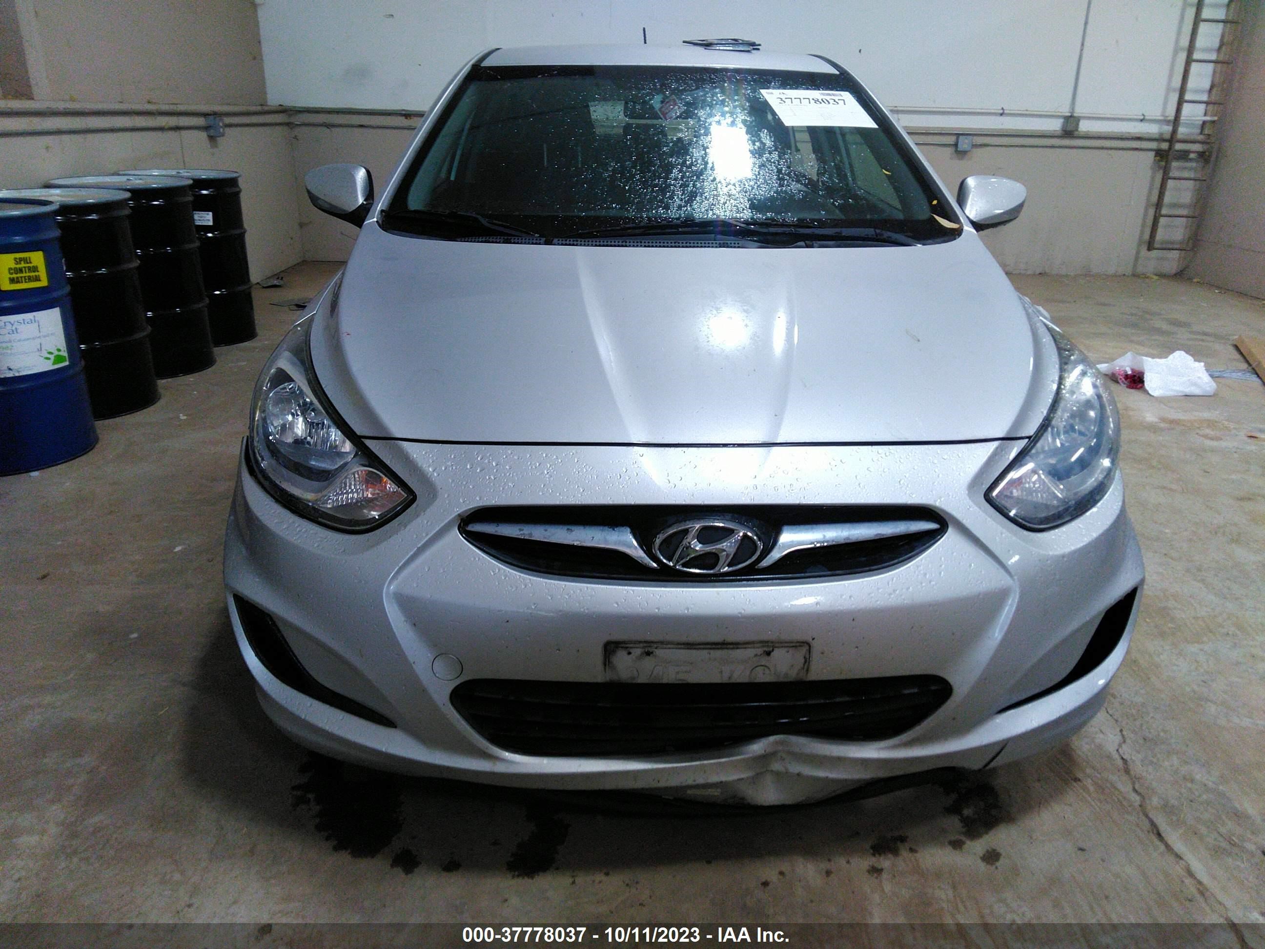 Photo 11 VIN: KMHCT5AE4CU049111 - HYUNDAI ACCENT 