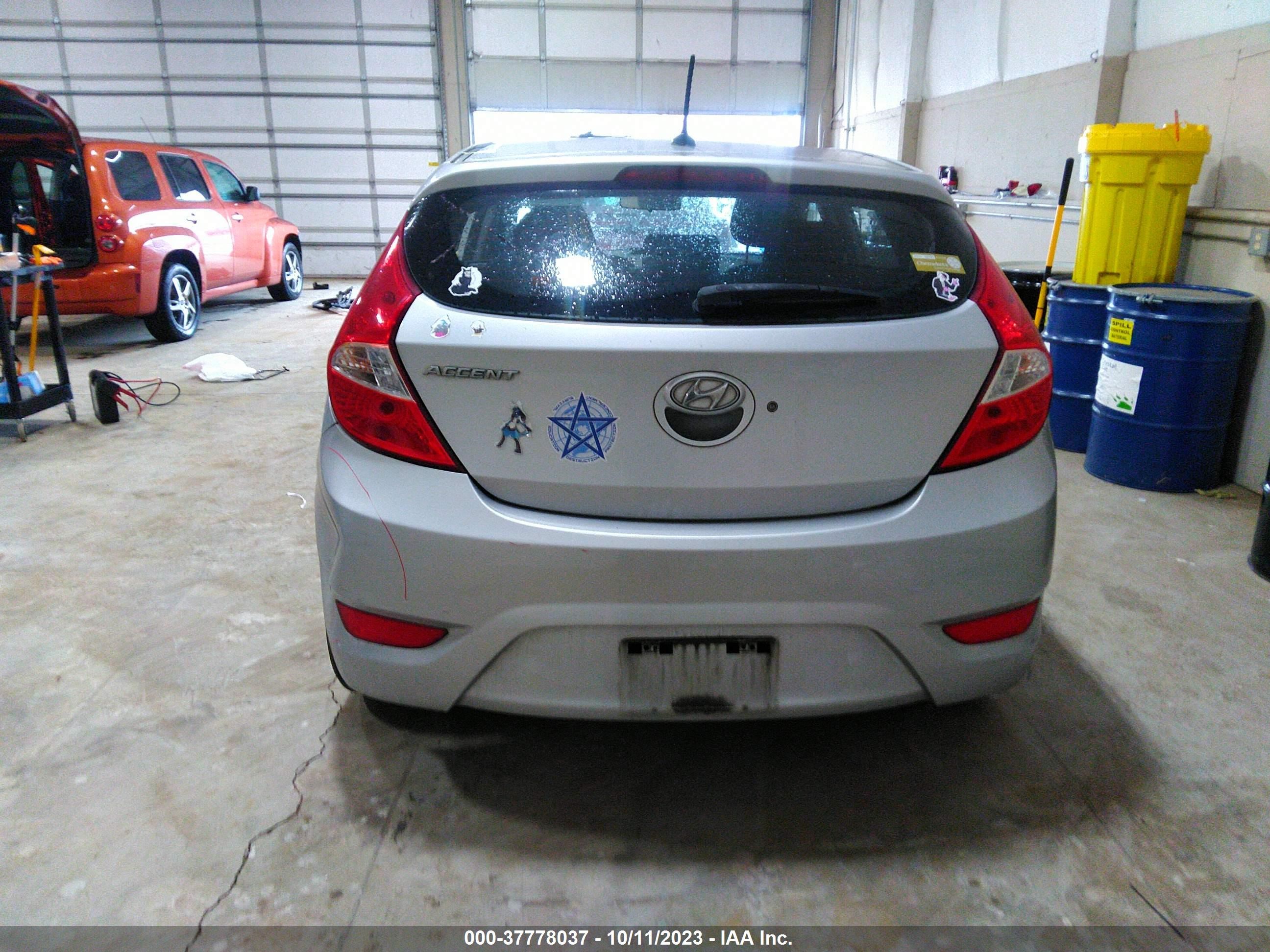 Photo 15 VIN: KMHCT5AE4CU049111 - HYUNDAI ACCENT 