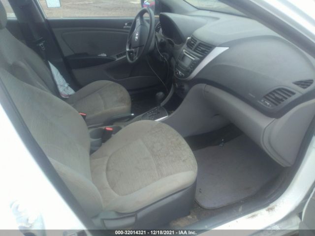 Photo 4 VIN: KMHCT5AE4FU224185 - HYUNDAI ACCENT 