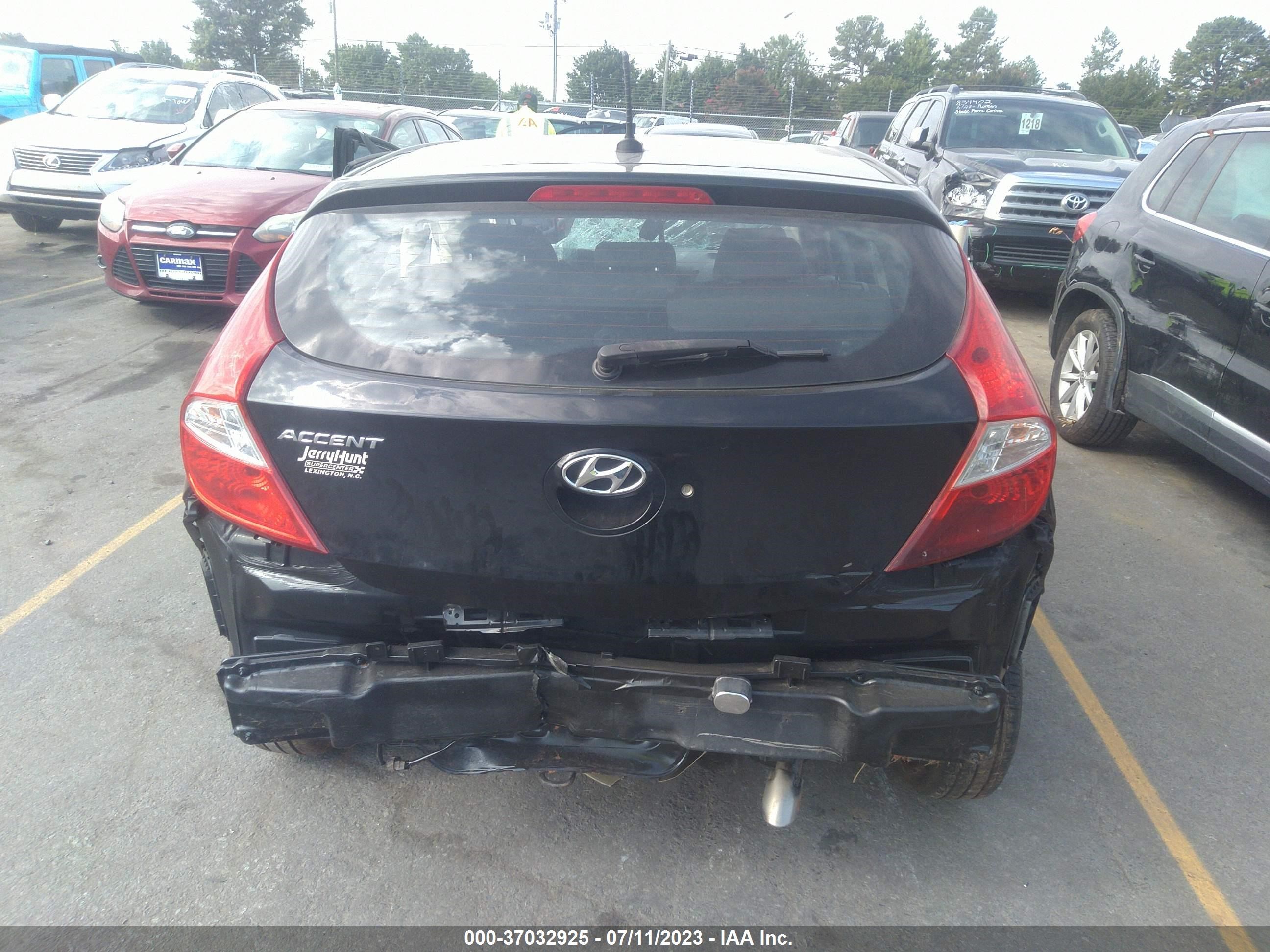 Photo 16 VIN: KMHCT5AE4HU335242 - HYUNDAI ACCENT 