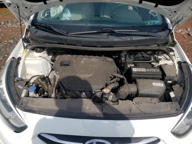 Photo 6 VIN: KMHCT5AE4HU339260 - HYUNDAI ACCENT SE 