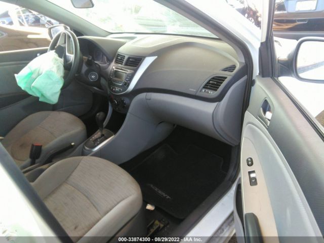 Photo 4 VIN: KMHCT5AE4HU347942 - HYUNDAI ACCENT 