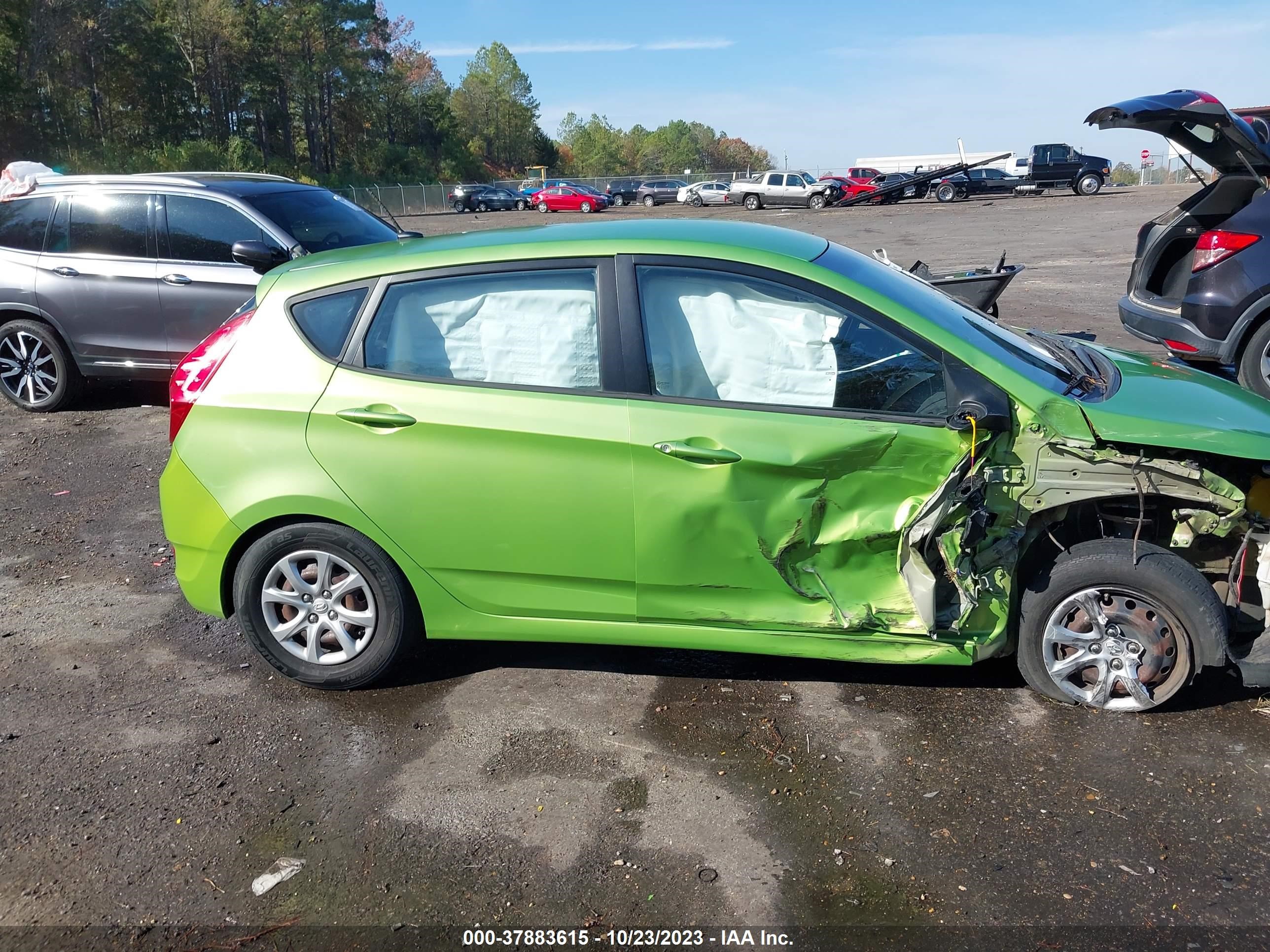 Photo 12 VIN: KMHCT5AE5CU003237 - HYUNDAI ACCENT 