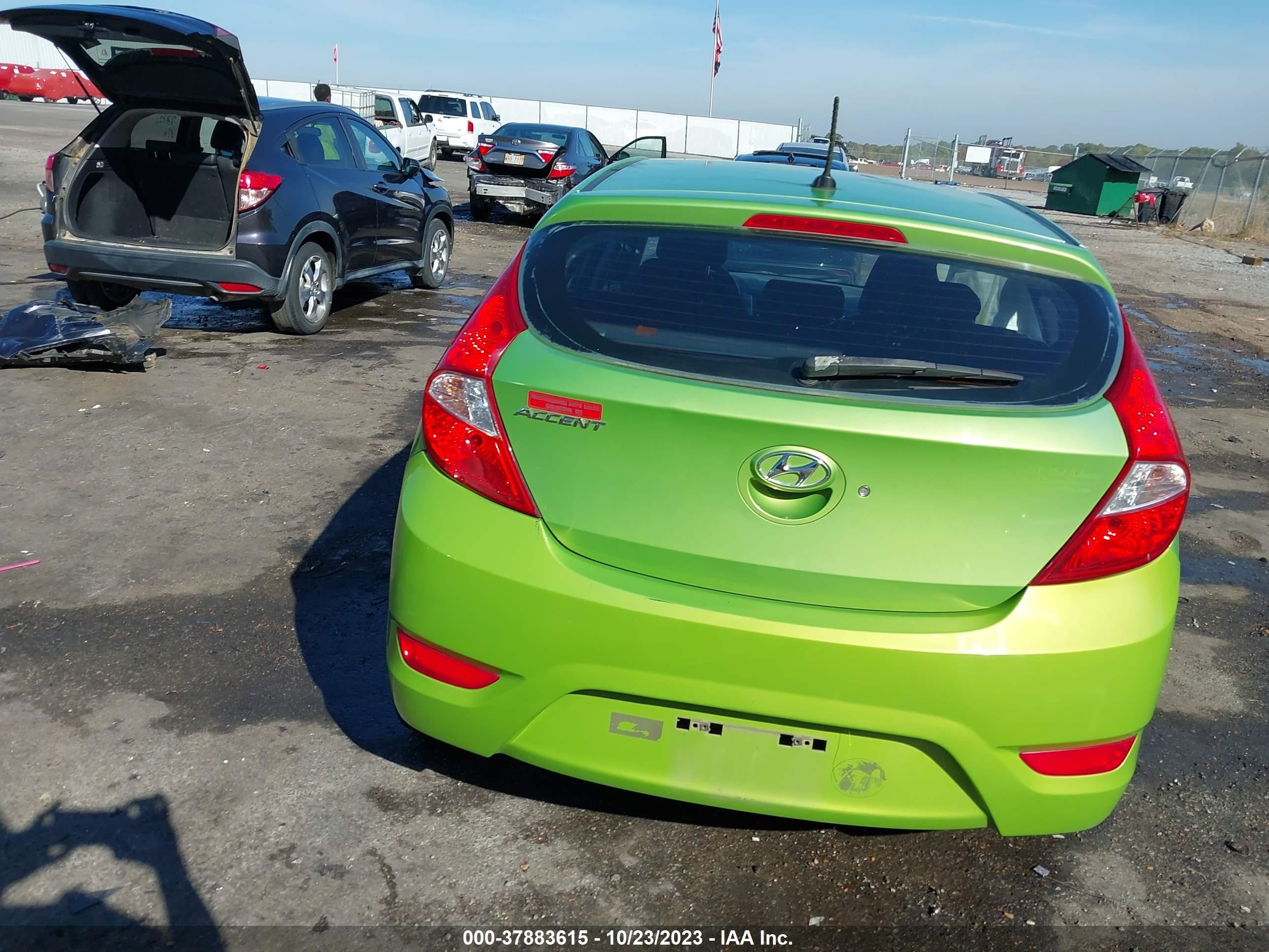 Photo 15 VIN: KMHCT5AE5CU003237 - HYUNDAI ACCENT 