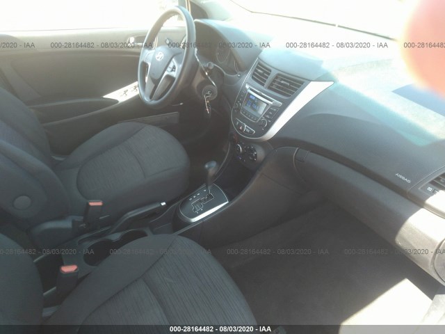 Photo 4 VIN: KMHCT5AE5HU314898 - HYUNDAI ACCENT 