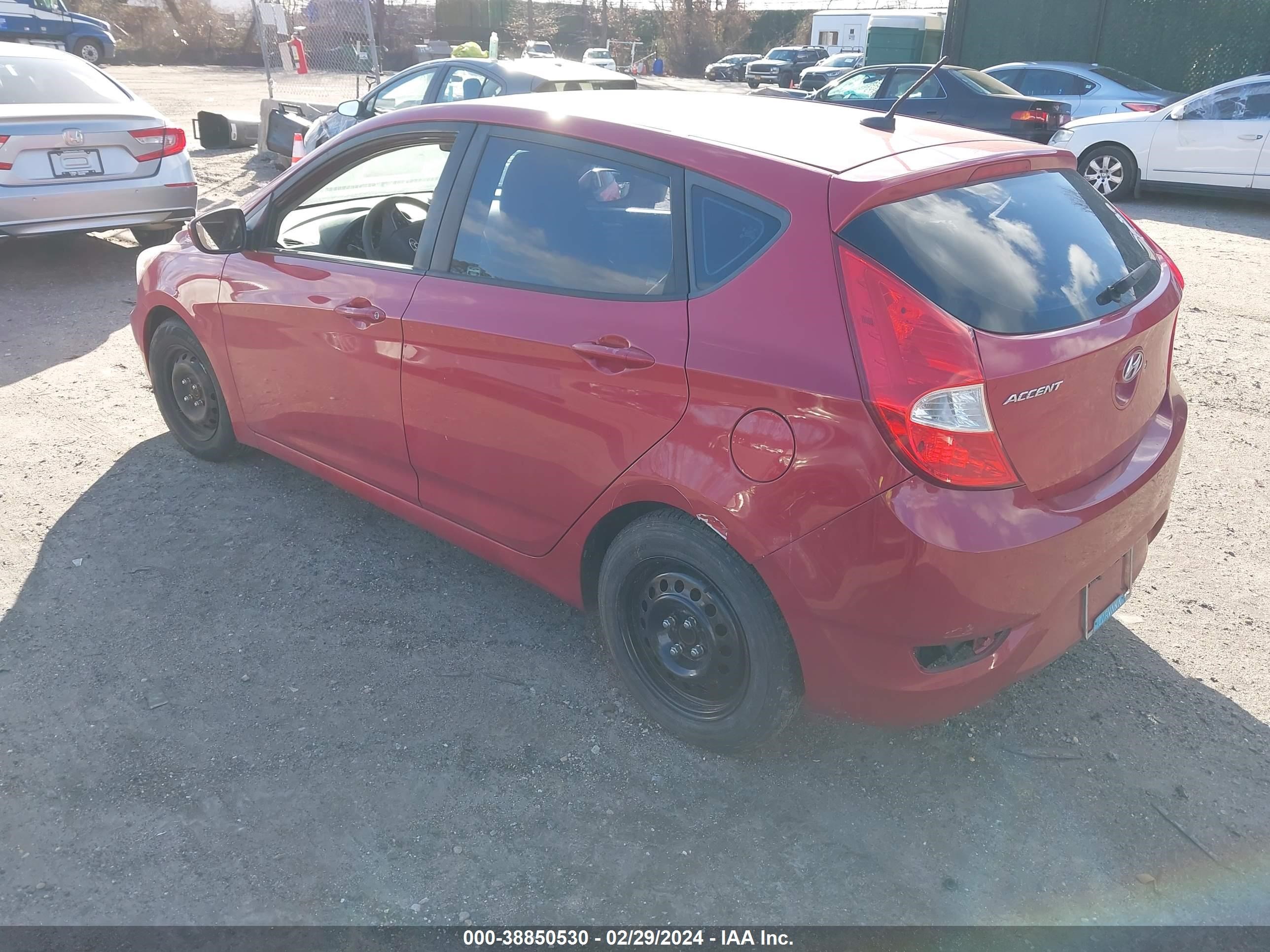 Photo 2 VIN: KMHCT5AE5HU335170 - HYUNDAI ACCENT 