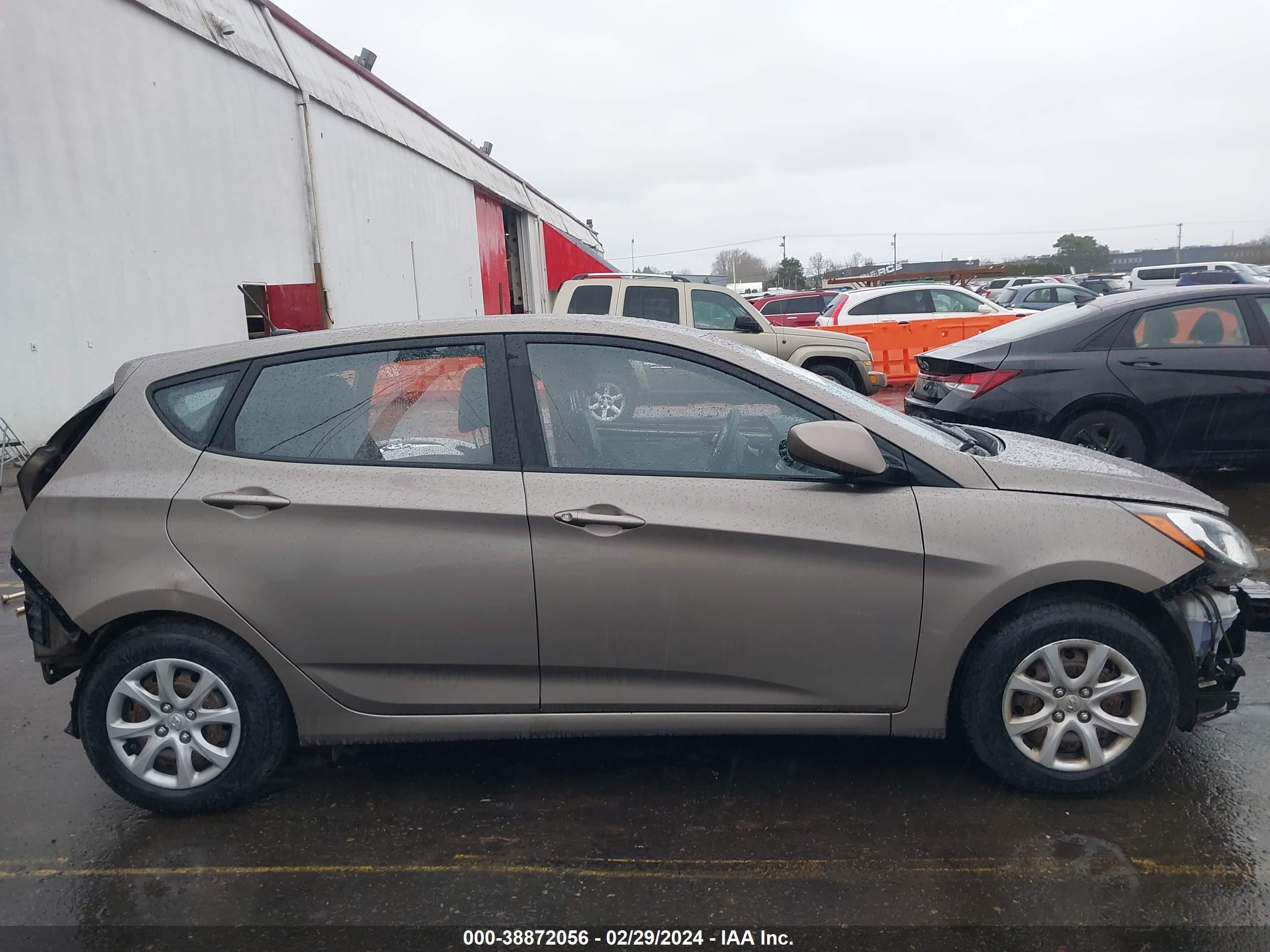 Photo 13 VIN: KMHCT5AE6EU158897 - HYUNDAI ACCENT 