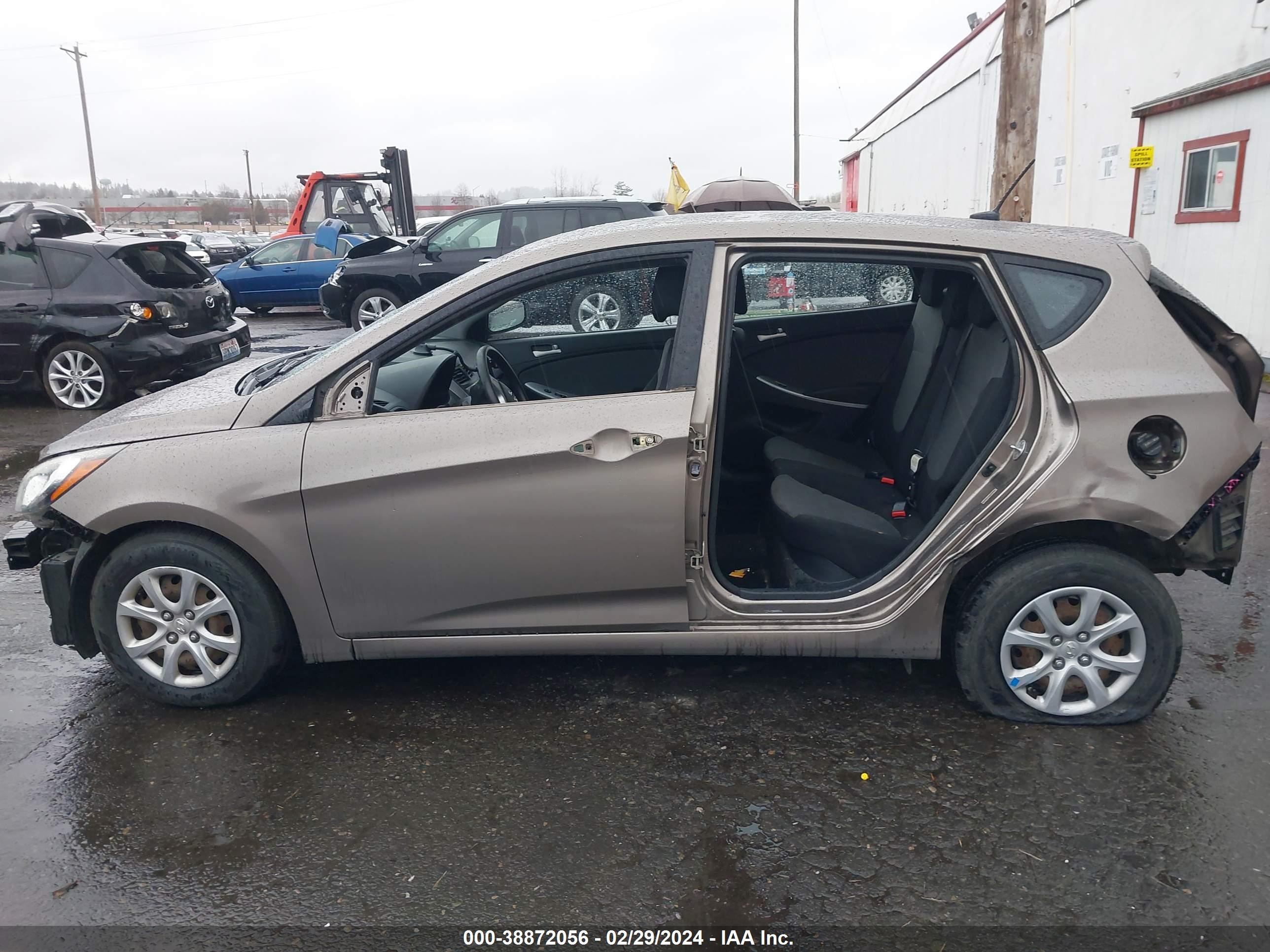 Photo 14 VIN: KMHCT5AE6EU158897 - HYUNDAI ACCENT 