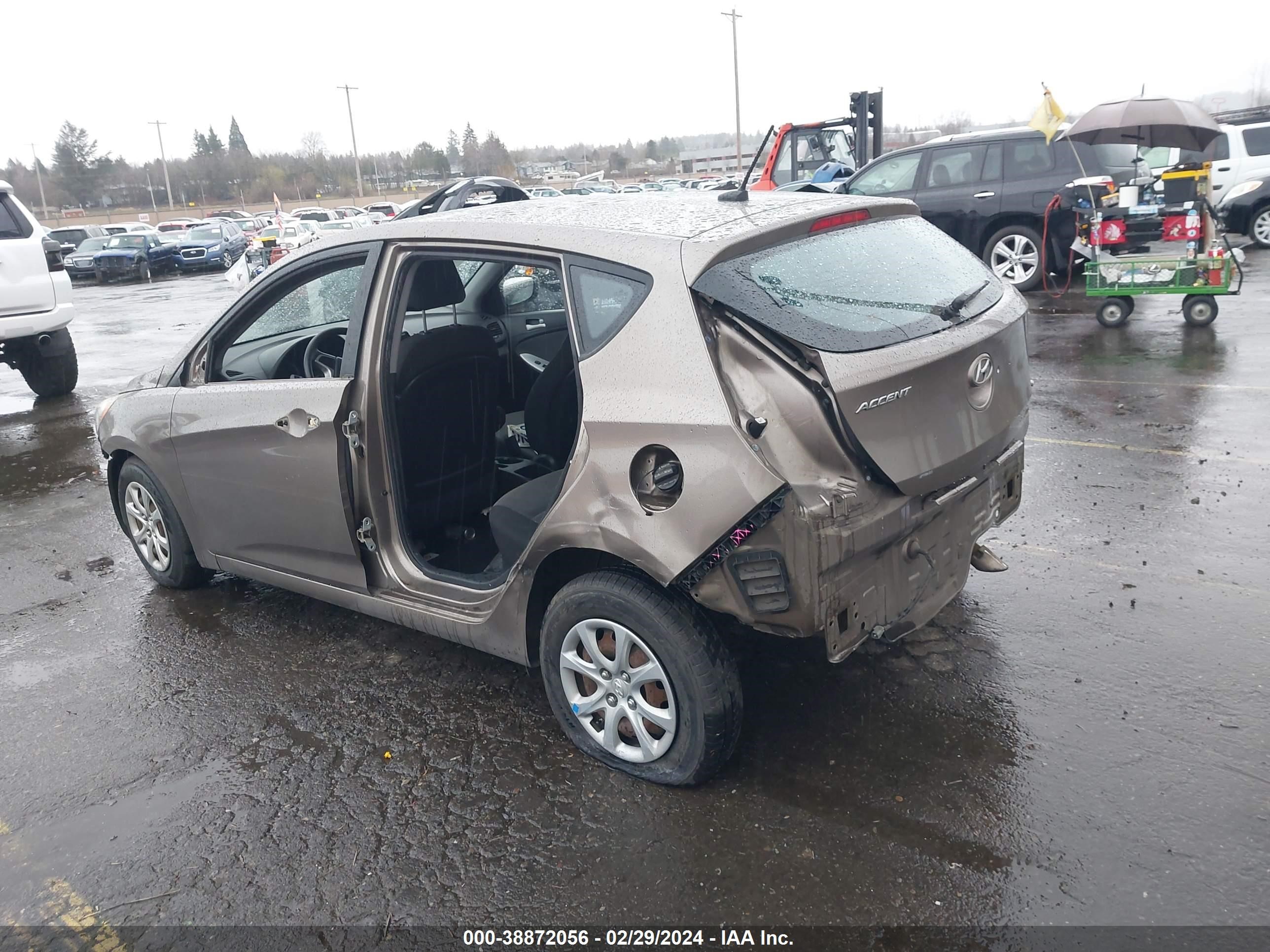 Photo 2 VIN: KMHCT5AE6EU158897 - HYUNDAI ACCENT 