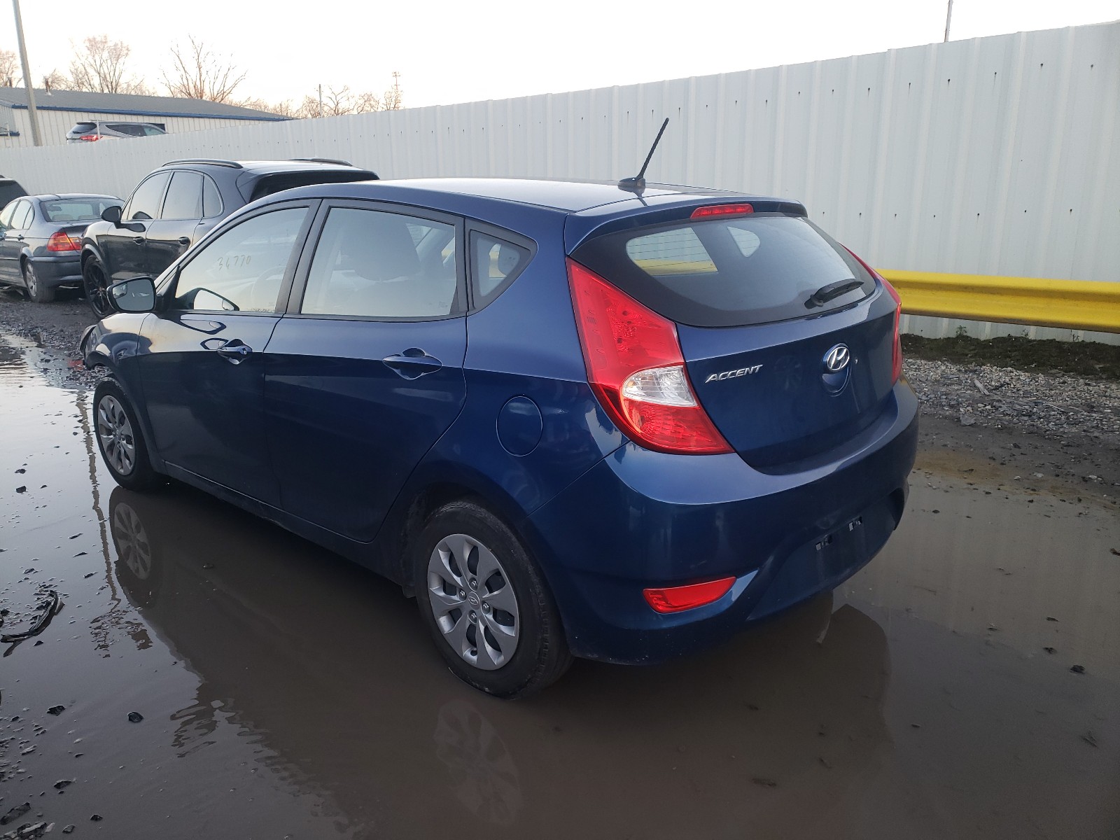 Photo 2 VIN: KMHCT5AE6GU269386 - HYUNDAI ACCENT SE 