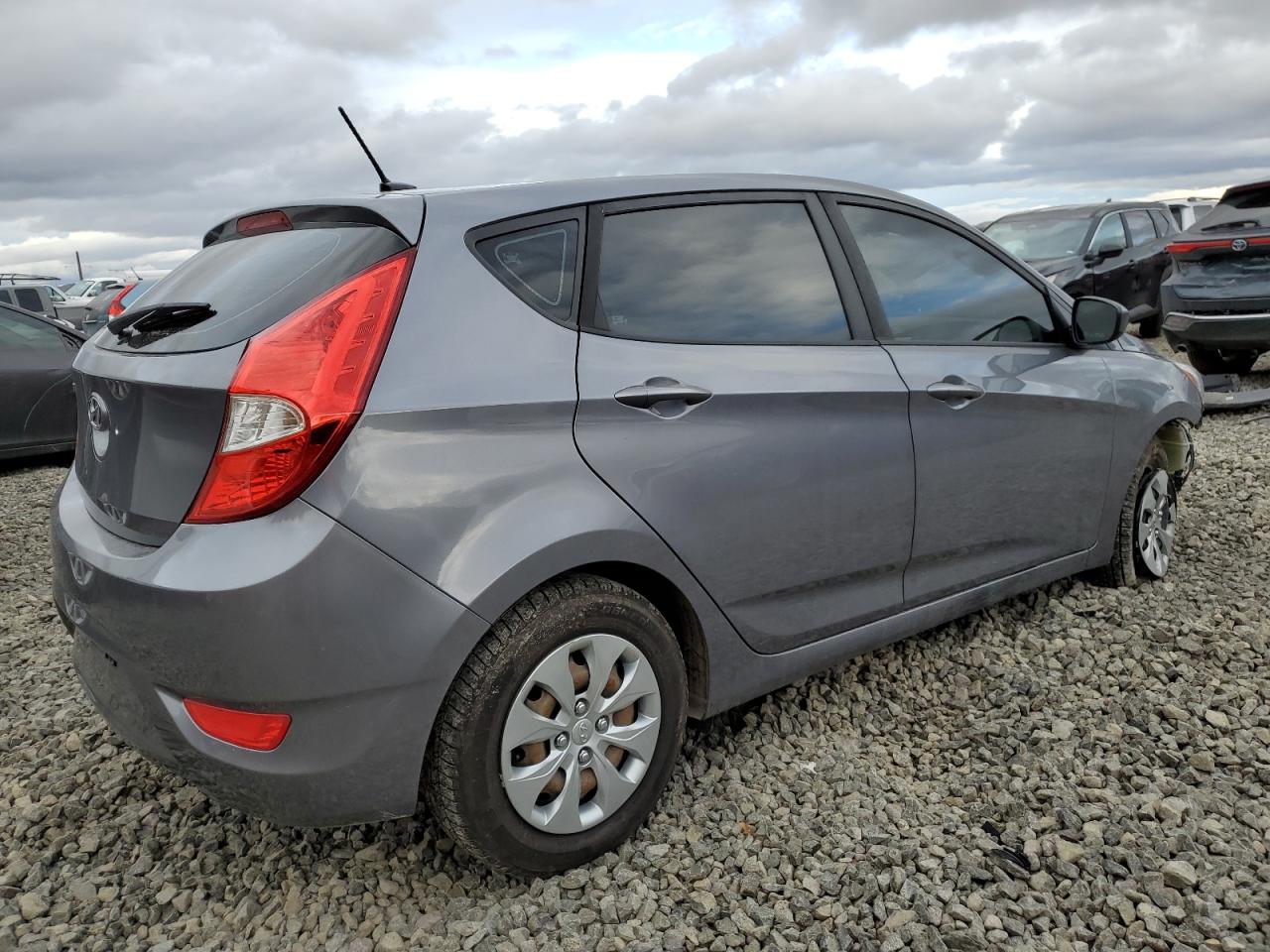 Photo 2 VIN: KMHCT5AE6HU321276 - HYUNDAI ACCENT 