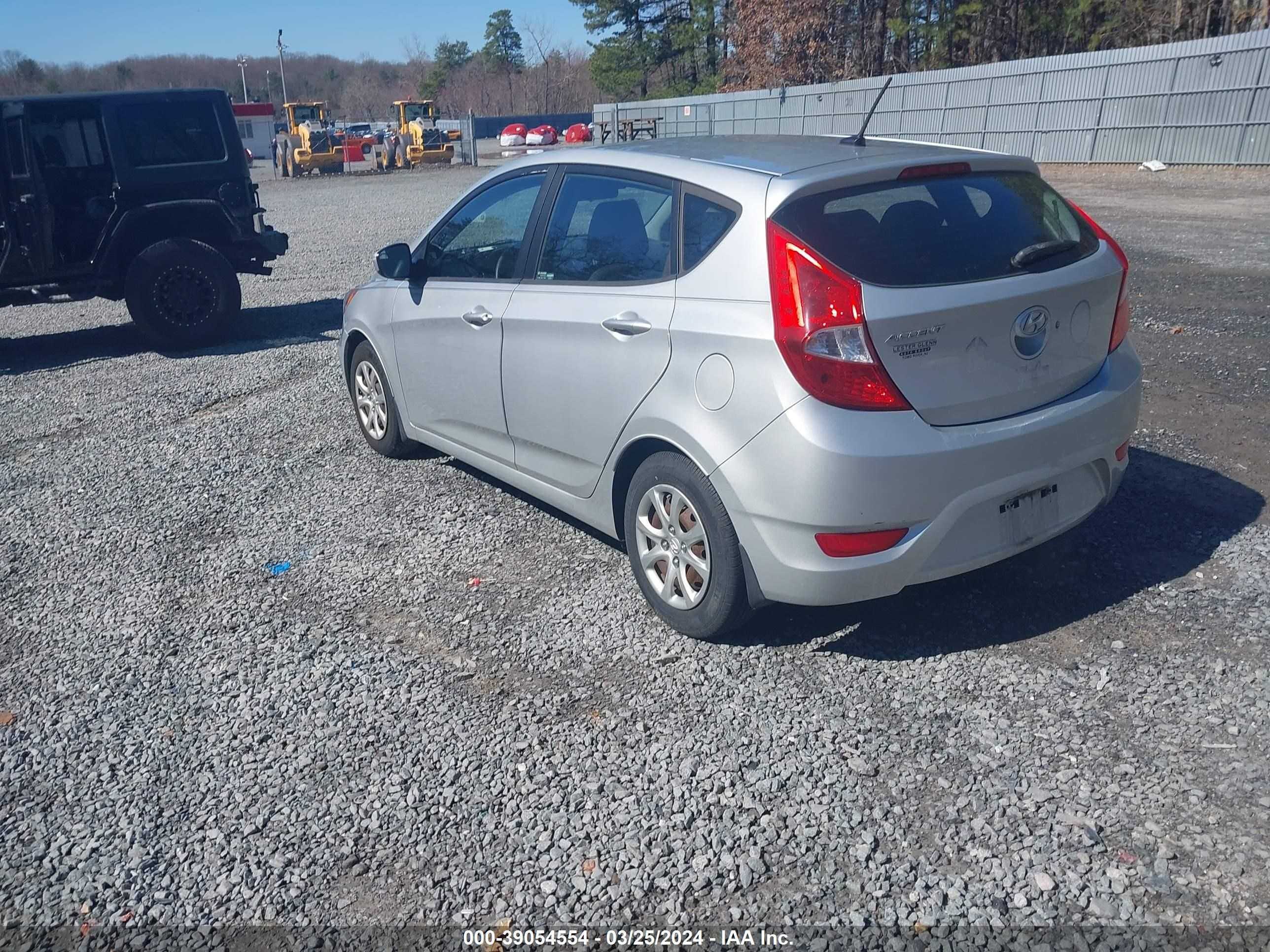 Photo 2 VIN: KMHCT5AE7DU099227 - HYUNDAI ACCENT 