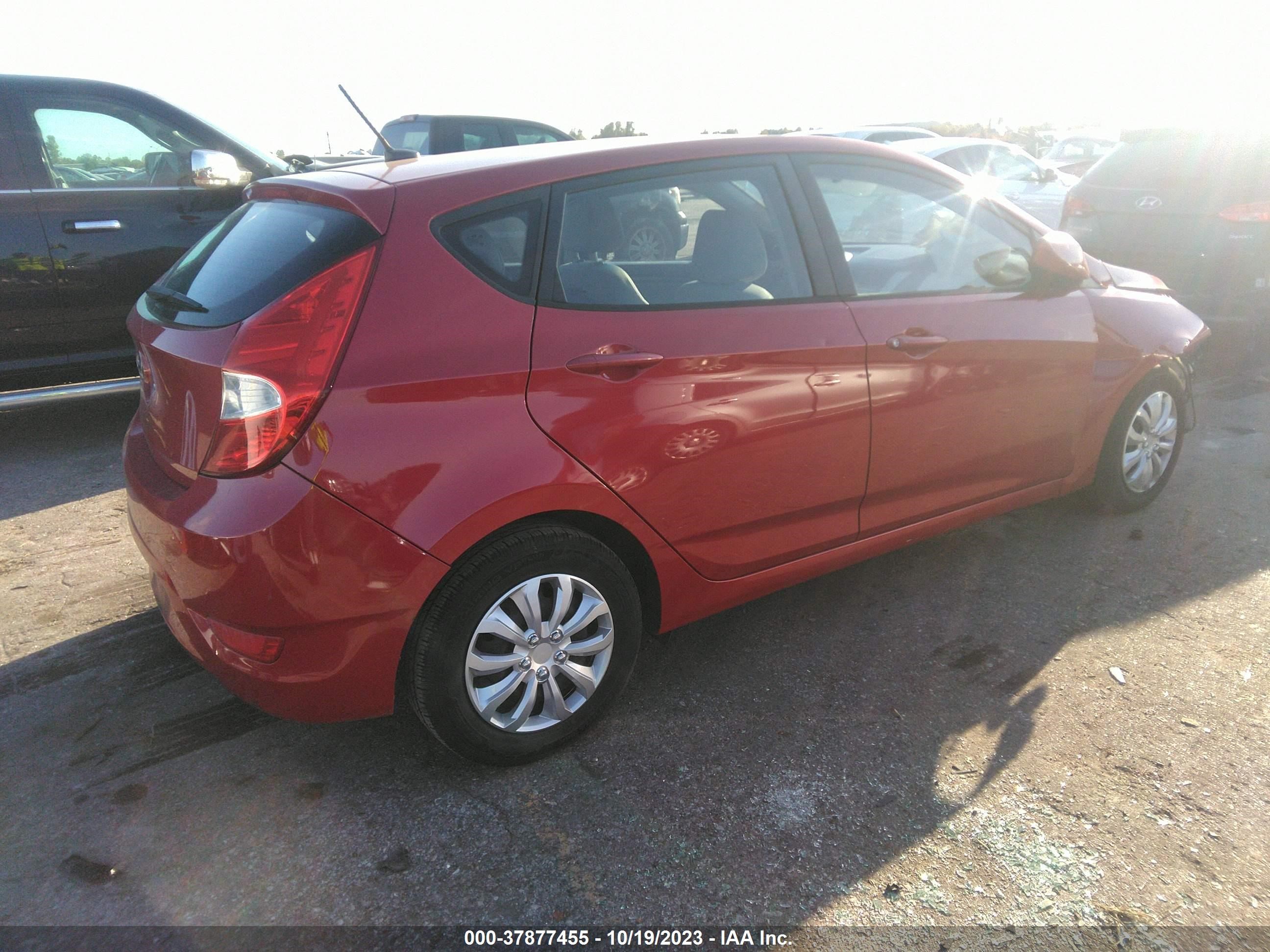 Photo 3 VIN: KMHCT5AE7FU213424 - HYUNDAI ACCENT 